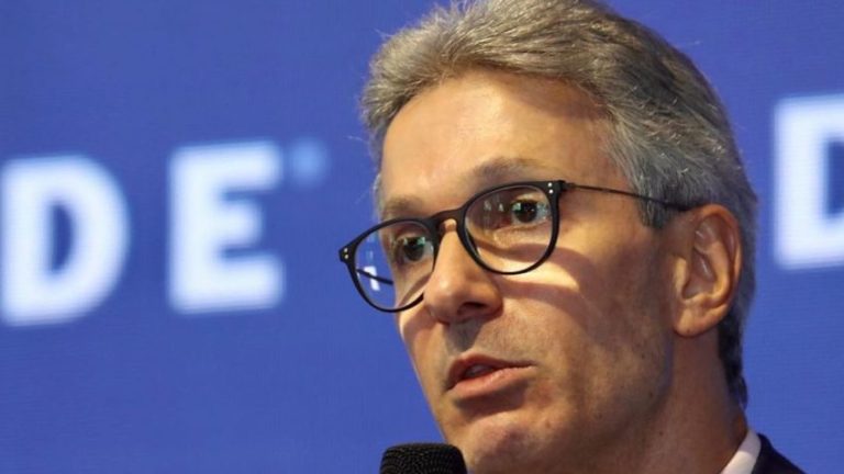 Romeu Zema em evento do Lide