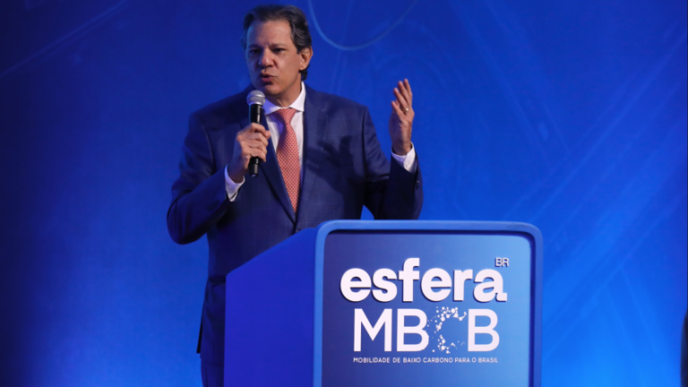 O ministro da Fazenda, Fernando Haddad, em discurso durante evento do Esfera Brasil, em Brasília