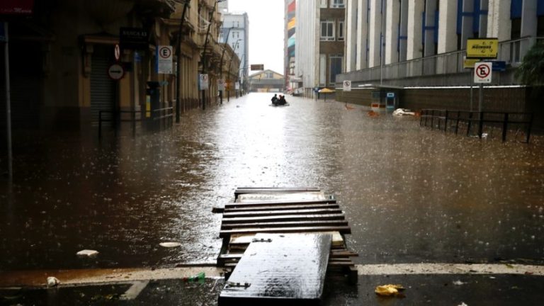 Centro de Porto Alegre alagado