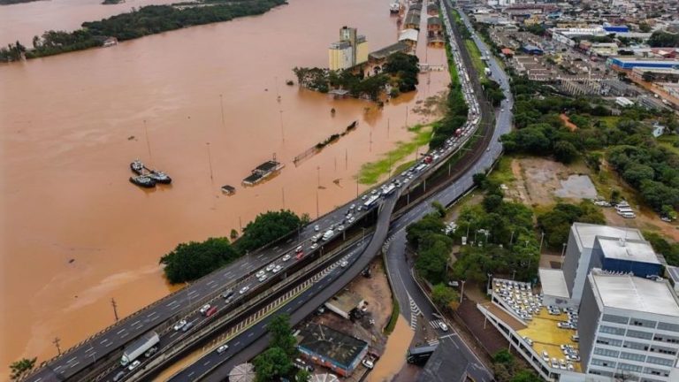 Caixa выпускает FGTS для пострадавших от наводнений в РС