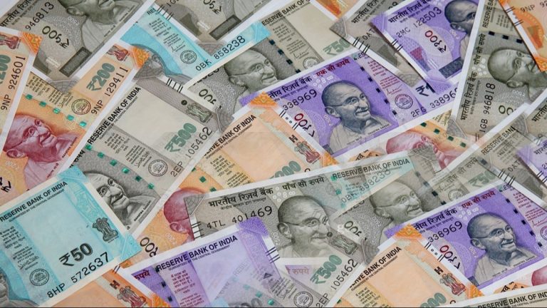 Quick financial tips for mothers for a financially secure life.