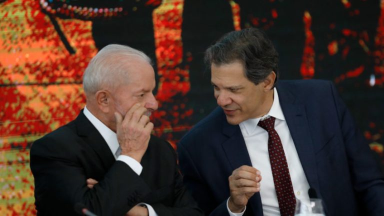 Пакет для крупных компаний в РС выйдет в среду, говорит Лула