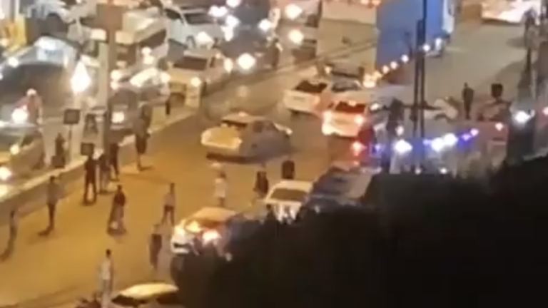 Israelense tem carro atacado ao entrar na Cisjordânia para reabastecer