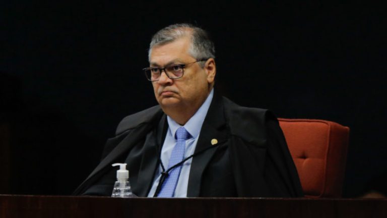 Дино подводит итоги своего первого семестра на посту министра STF