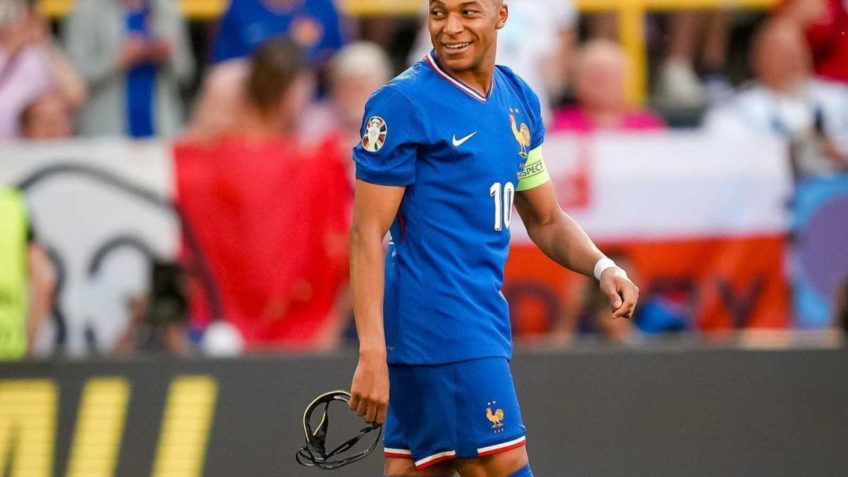 A Coalition Capital, fundo de investimento que faz parte da empresa Interconnected Ventures, fundada por Mbappé, adquiriu 80% das ações do Caen; na imagem, Kylian Mbappé jogando pela França no jogo contra a Polônia pela Euro 2024