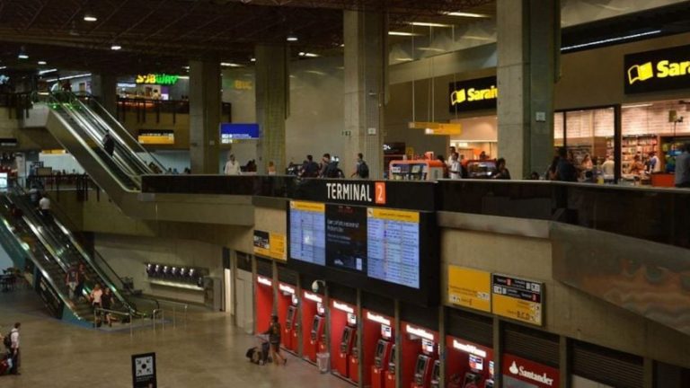 ПФ предупреждает о мошенничестве при рассмотрении заявлений о предоставлении убежища в аэропорту Гуарульюс