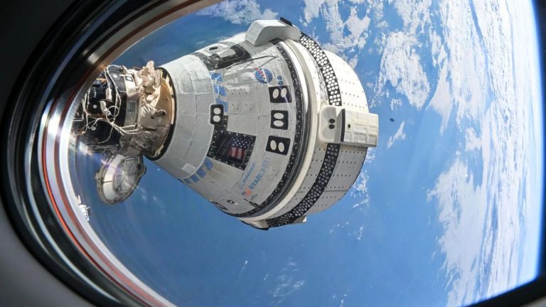 Астронавты NASA Starliner вернутся на корабле SpaceX в феврале, превратив восьмидневную миссию в восемь месяцев на МКС