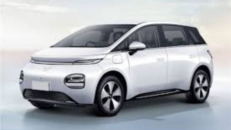 According to Chaba, the current localisation level in ZS EV is 30-40% owing to higher import duties, and 60% in Comet EV.