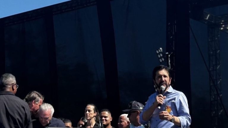 Nunes discursando