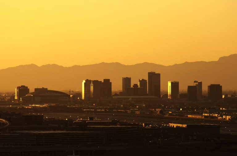 Финикс побил рекорд жары: 100 дней подряд температура превышает 100 градусов