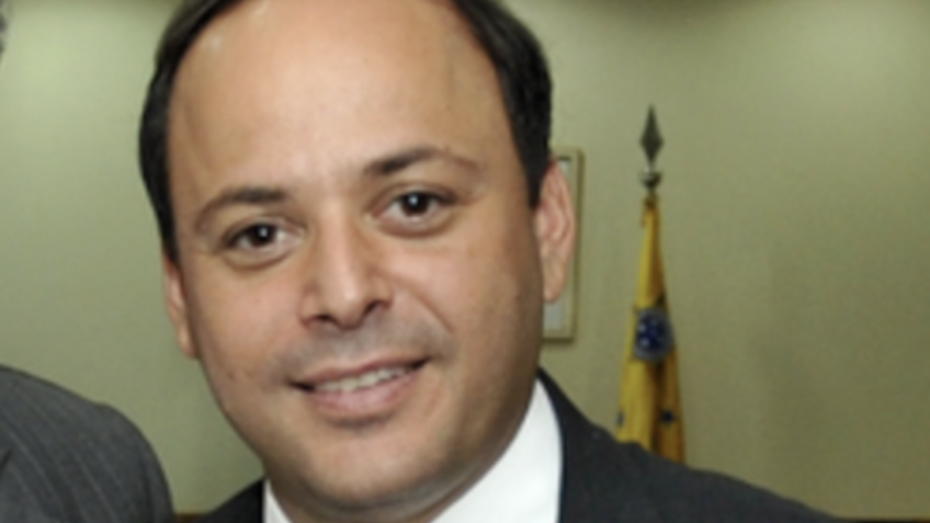 AtlasIntel: Родриго Невес лидирует в Нитерое (РЮ) с 44% голосов