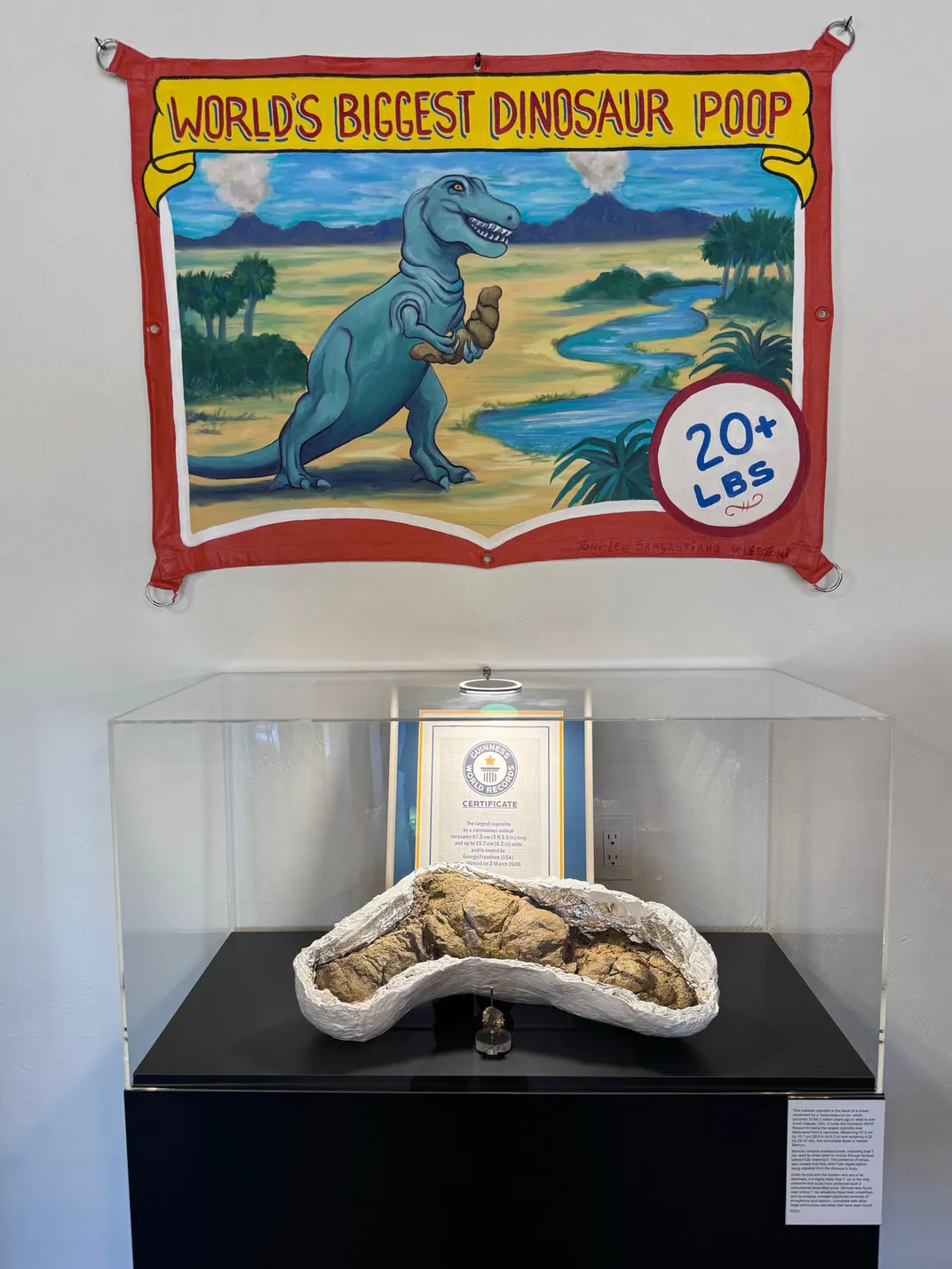 Табличка с надписью 