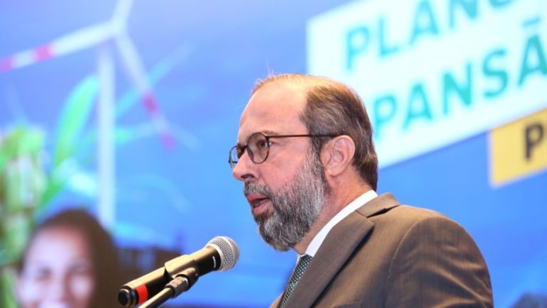 Alexandre Silveira no lançamento do Caderno de Consolidação do PDE (Plano Decenal de Expansão de Energia) 2034