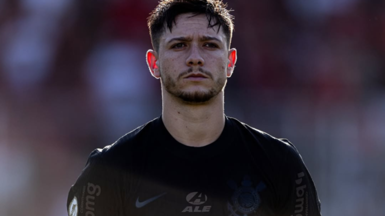 O Corinthians emitiu uma nota afirmando que "acompanha as investigações e aguardará a conclusão delas para voltar a falar sobre o caso."; na imagem, o jogador argentino Rodrigo Garro