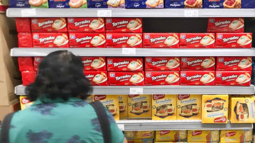 Бразильцы покупают меньше в супермаркете по сравнению с высокими ценами
