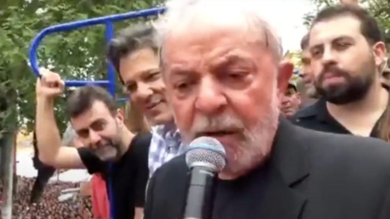 Na imagem acima, Lula durante discurso no ABC Paulista em novembro de 2019