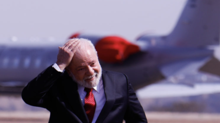 Lula desembarca