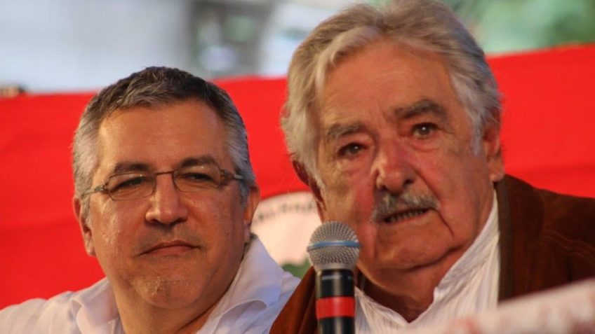 O ex-ministro Alexandre Padilha homenageou Pepe Mujica, destacando sua doçura e combatividade por justiça.