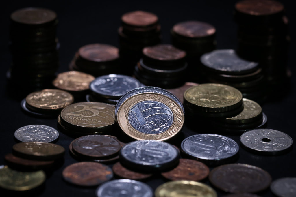 Здравоохранение, города и оборона общая сумма на 9,3 млрд. Долл. США сокращения бюджета