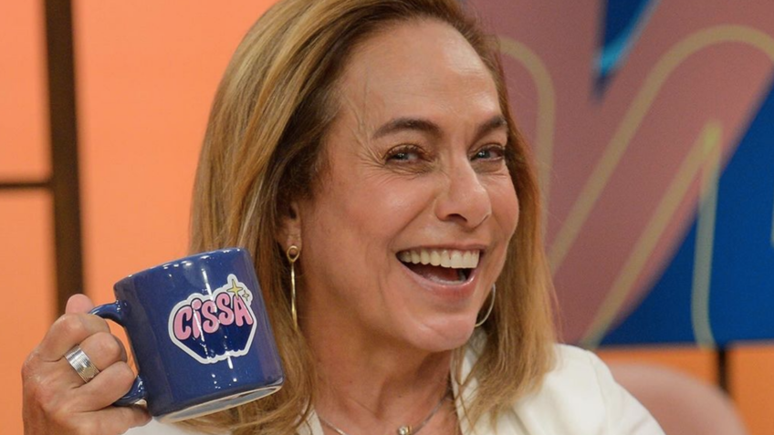 Apresentadora do programa "Sem Censura, Cissa Guimarães