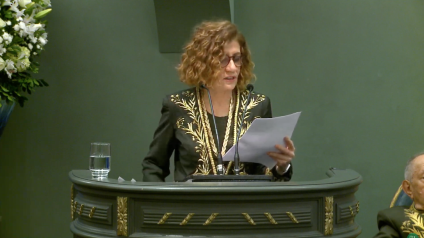 Мириам Лейтао вступает в должность в бразильской академии писем