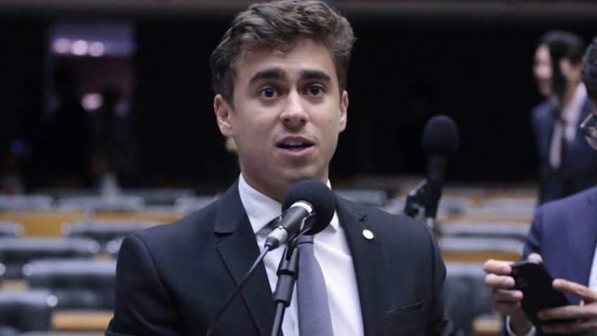 Nikolas participou do ato pró-Bolsonaro na avenida Paulista, em São Paulo, organizado pelo pastor Silas Malafaia, e fez uma chamada de vídeo com o ex-presidente