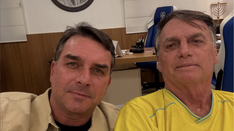 Flávio e Jair Bolsonaro