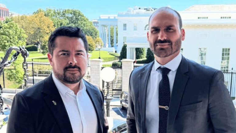 Мораес говорит, что Эдуардо Болсонаро находится в США, чтобы избежать закона