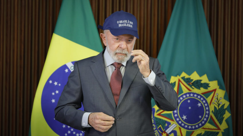 По словам Лулы, спрашивает амнистию до того, как вас судят, признает вину