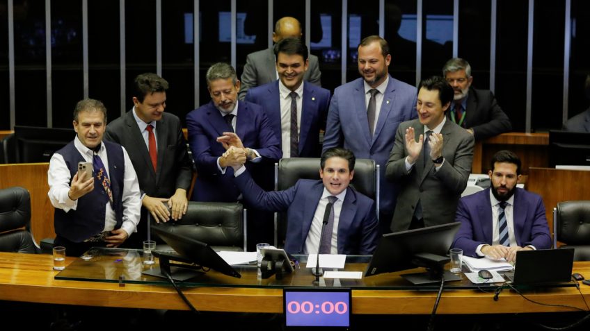 Na imagem, deputados no plenário da Câmara nesta 4ª feira