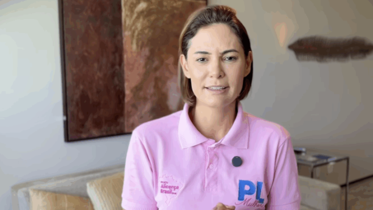 Michelle Bolsonaro se pronuncia sobre prisão do marido