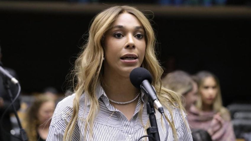 Erika Hilton, que é uma mulher trans, consta no processo como “assistente de acusação"