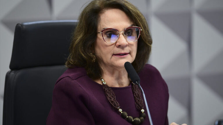 A senadora Damares Alves, presidente da Comissão de Direitos Humanos e Legislação Participativa