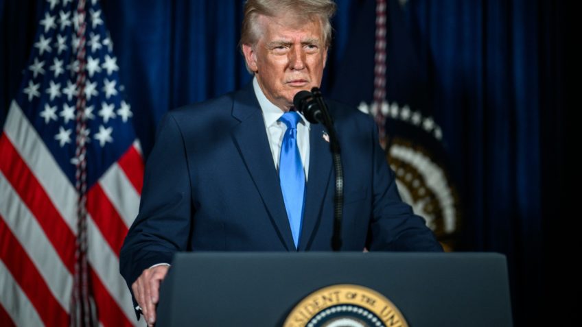 Трамп заявил, что Иран обратился к США с просьбой о переговорах