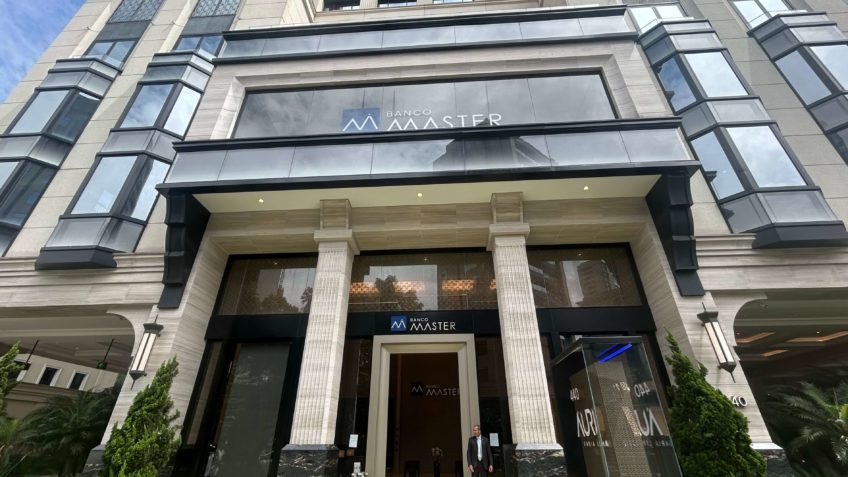Fachada do Banco Master