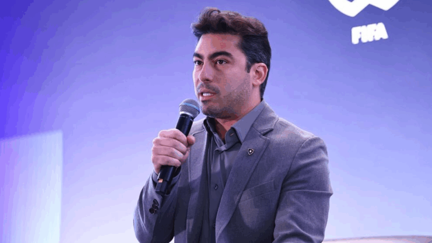 Thairo permaneceu no cargo por aproximadamente 4 anos