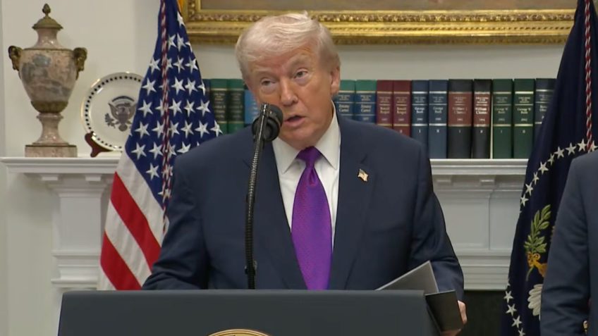 Трамп отменяет правила США по выбросам парниковых газов