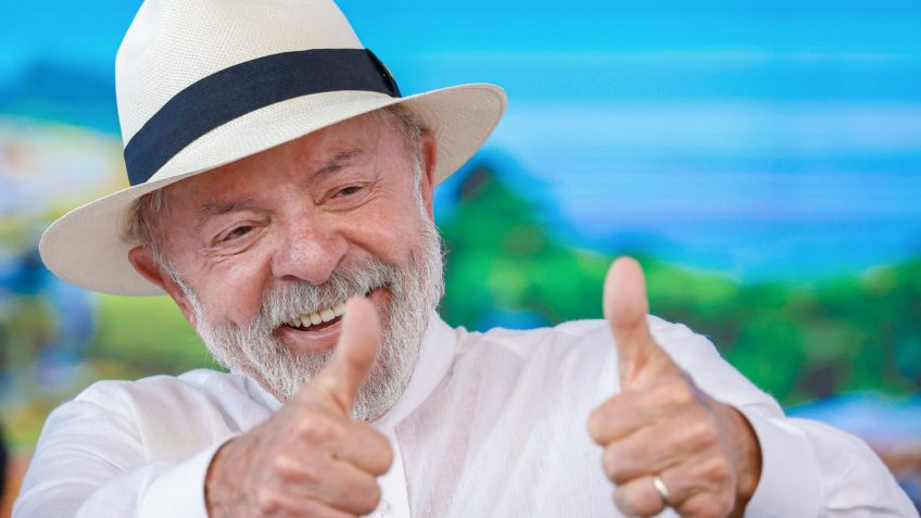 A candidatura de Lula à reeleição ainda não está confirmada oficialmente. Em outubro, o petista afirmou durante viagem à Ásia que tentará um 4º mandato. Menos de 2 meses depois, em 2 de dezembro, disse que a decisão fica para março