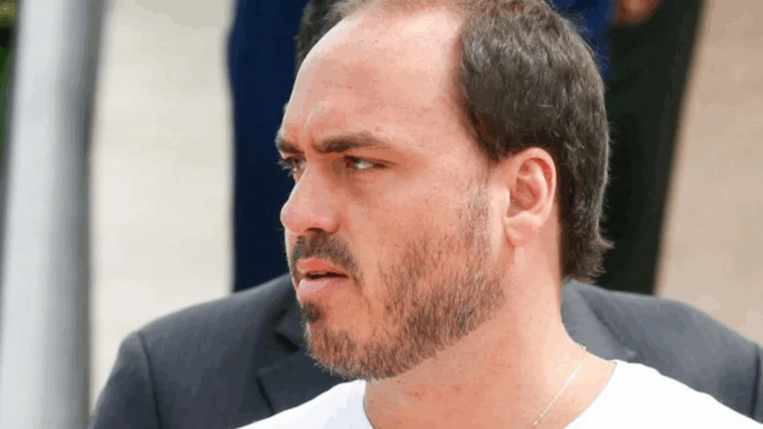 Carlos relata vômitos, soluços e tontura de Bolsonaro na Papuda