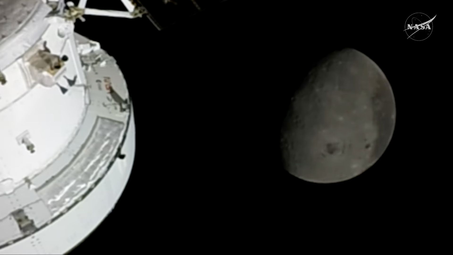 Орион достигает ближайшей точки к Луне, 6 апреля 2026 г.