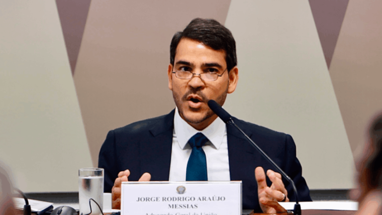 Jorge Messias fala em sabatina CCJ Senado