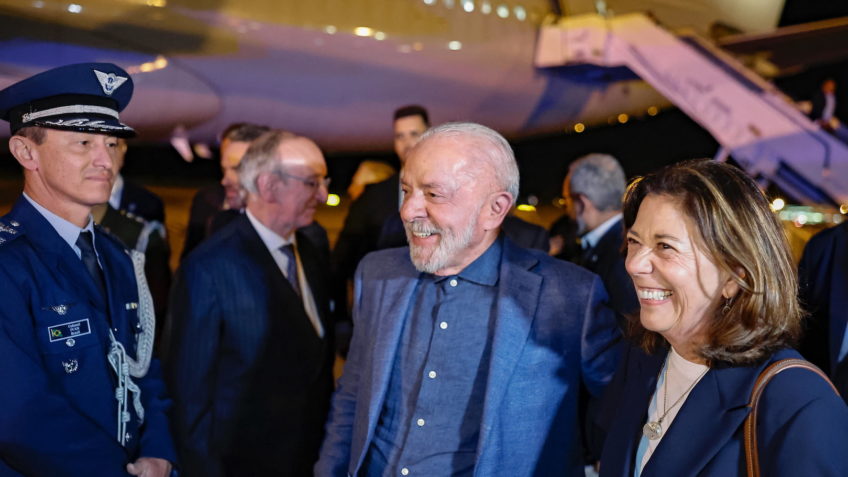 O presidente Lula desembarcou no no Aeroporto Josep Tarradellas Barcelona-El Prat nesta 5ª feira (16.abr)
