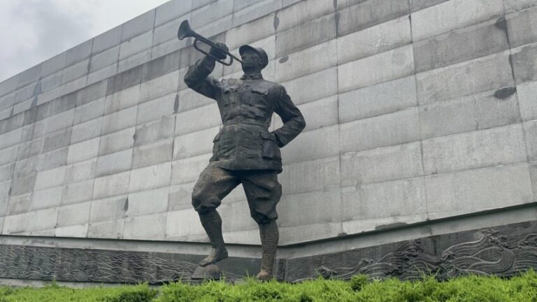 Estátua no Memorial das Vítimas do Massacre de Nanquim