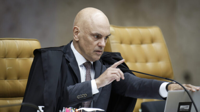 STF обсуждает уведомление о Мораесе в США с правительством Лулы