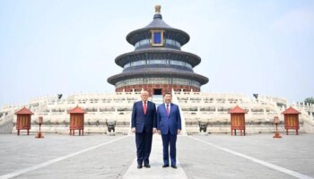 Вместе с Си Трамп посетил туристический храм в Китае