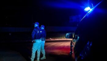 Водитель использует дым, чтобы скрыться от полиции в Паране