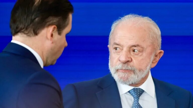 O presidente Luiz Inácio Lula da Silva (PT) participa, nesta 3ª feira (12.mai.2026), da cerimônia de lançamento do programa Brasil Contra o Crime Organizado, com medidas voltadas à segurança pública, com a presença do ministro da Justiça e Segurança Pública, Wellington César Lima e Silva, Paulo Gonet (PGR), Vice-presidente Geraldo Alckmin è secretários de segurança.