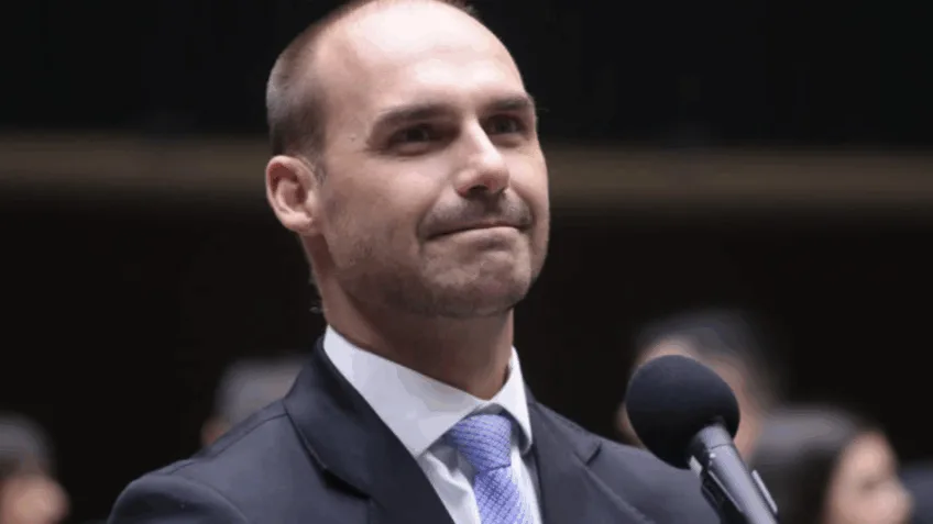 Eduardo Bolsonaro (foto) está em autoexílio nos Estados Unidos desde 2025