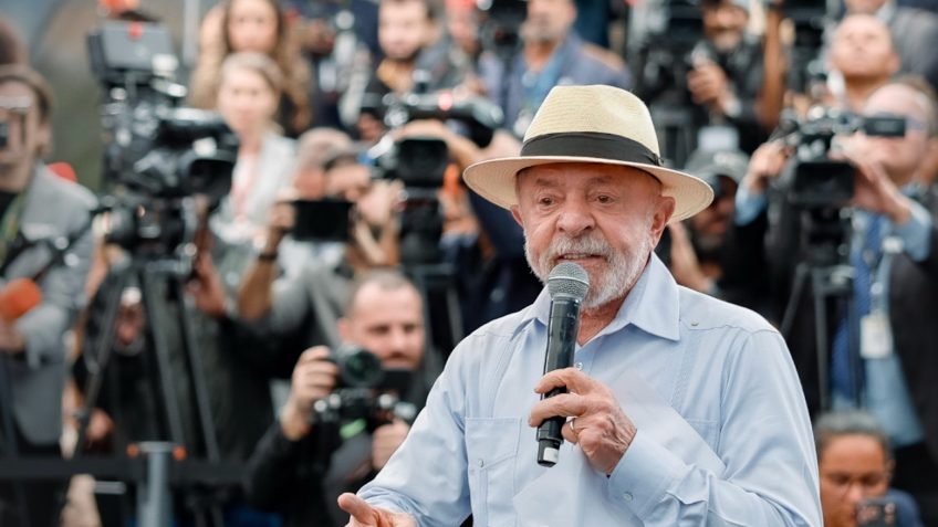 "O papel de um governante é desafiar o problema e encontrar uma solução”, disse