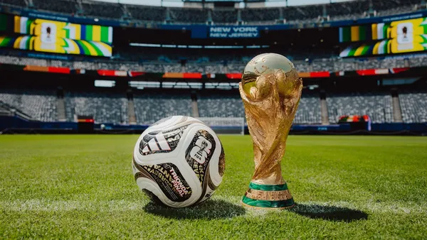 Bola e taça Copa